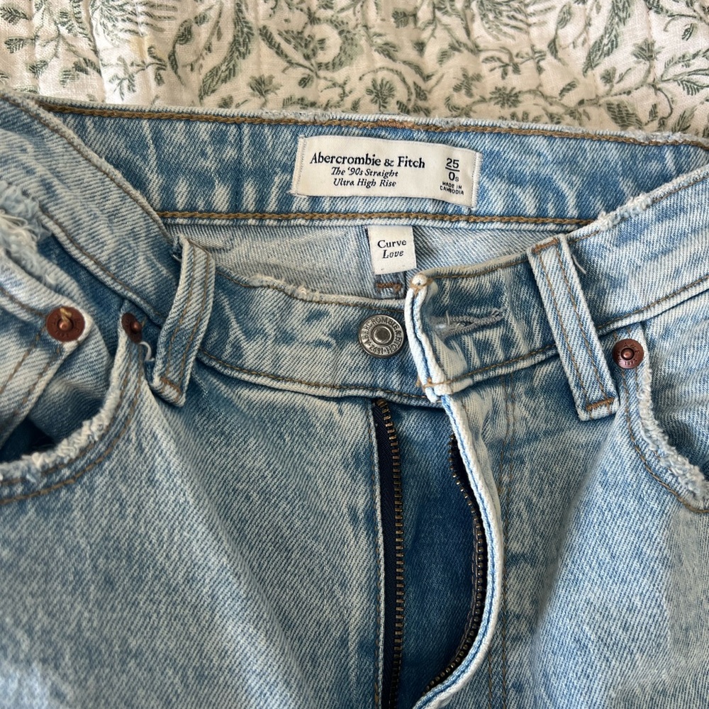Curve Love 90s Straight High Rise Jean